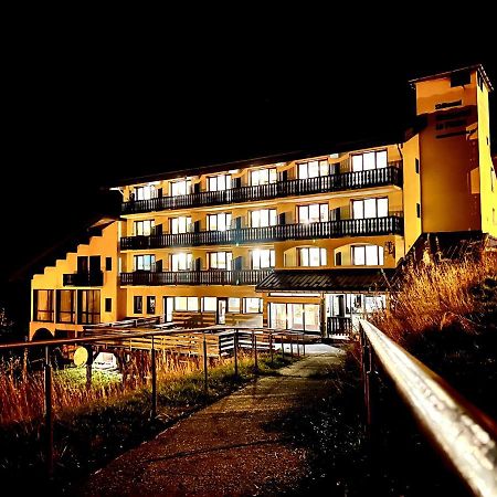 Hotel Le Piolet Сен-Мартен-де-Бельвіль Екстер'єр фото