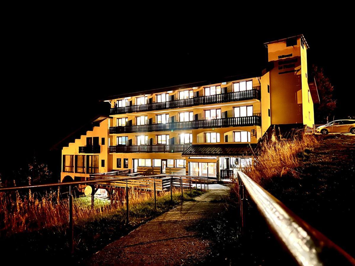 Hotel Le Piolet Сен-Мартен-де-Бельвіль Екстер'єр фото